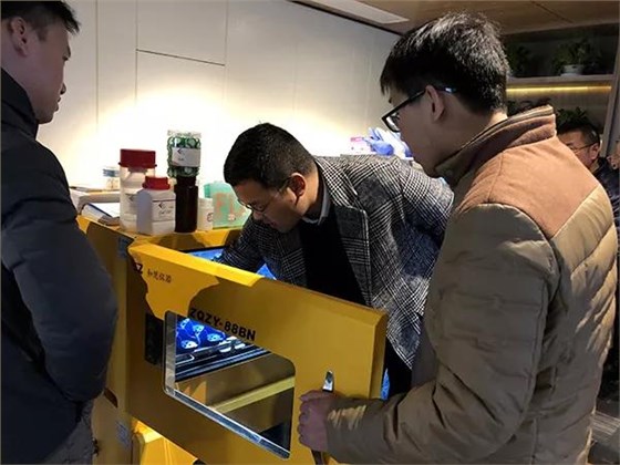 不畏風(fēng)雪，我與你并肩同行