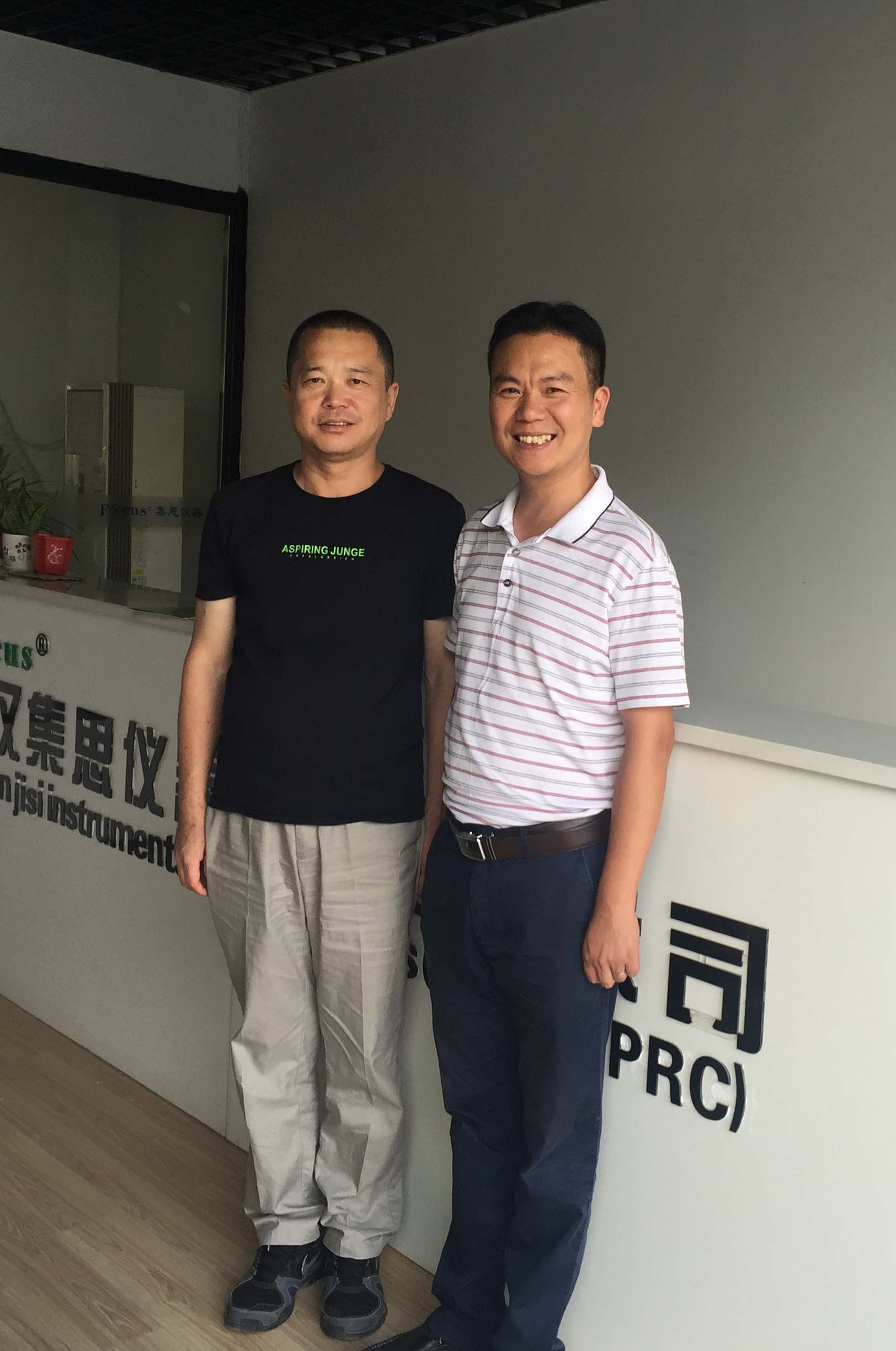 與內蒙古客戶合影