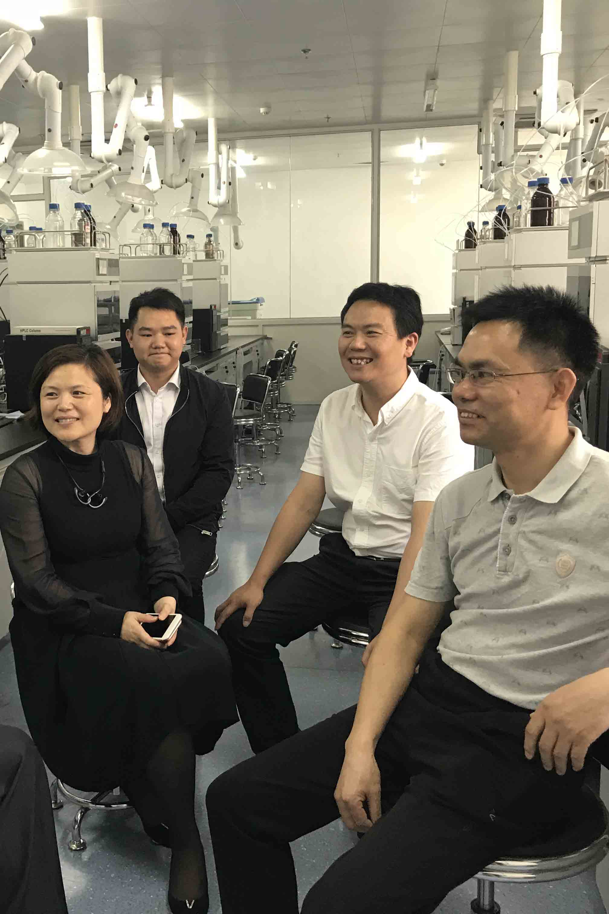 啟瑞藥業(yè)采購(gòu)總監(jiān)來(lái)訪集思儀器